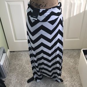 Black and white chevron maxi skirt!